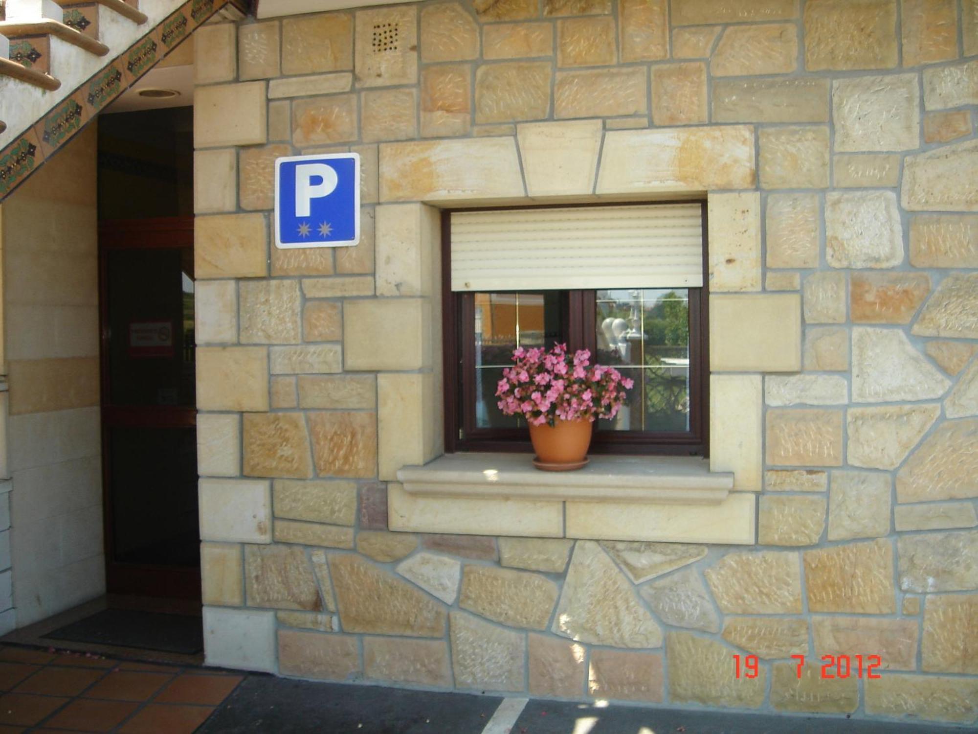 Residencial Santamaria Hotell Sancibrián Eksteriør bilde